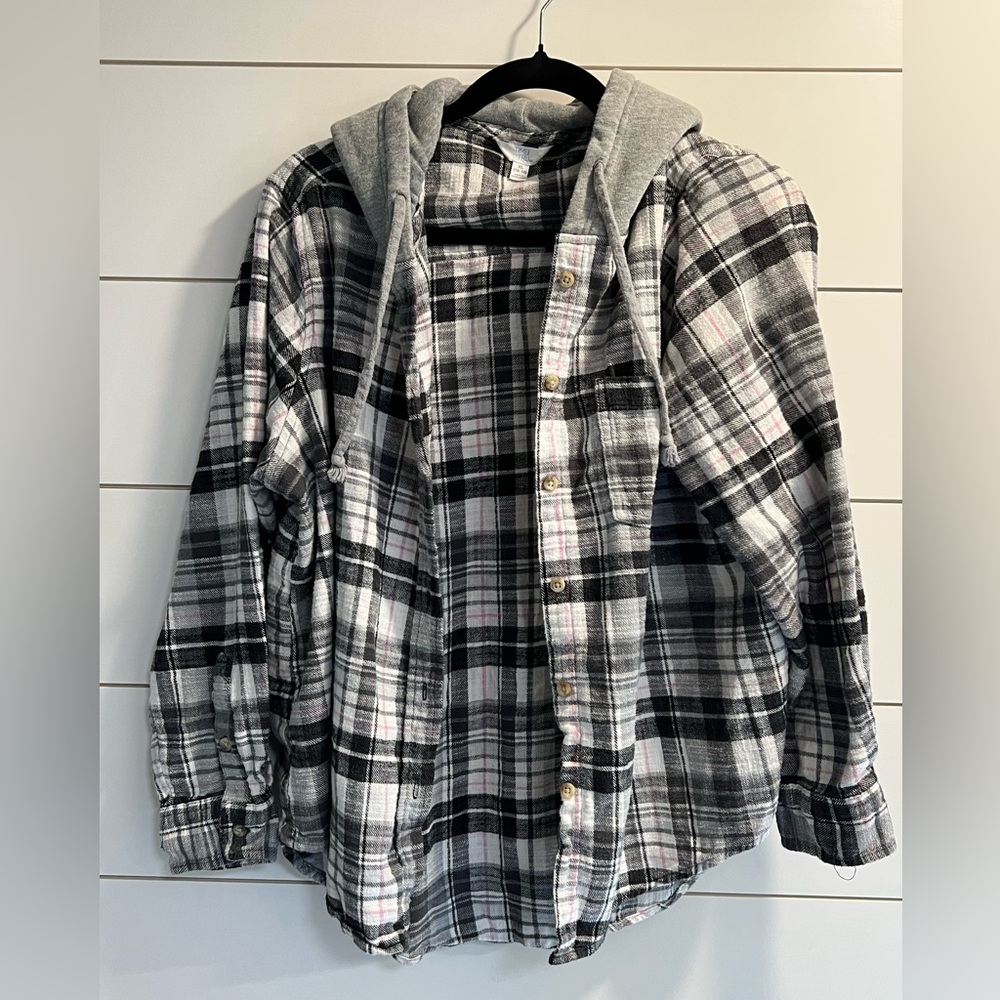 Time and Tru Gray Plaid Button Down Shirt